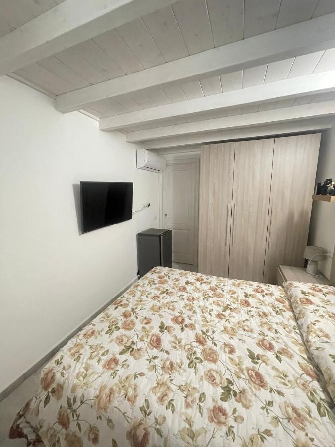 La Perla Del Mare 2 Bed and Breakfast La Caletta Exteriör bild
