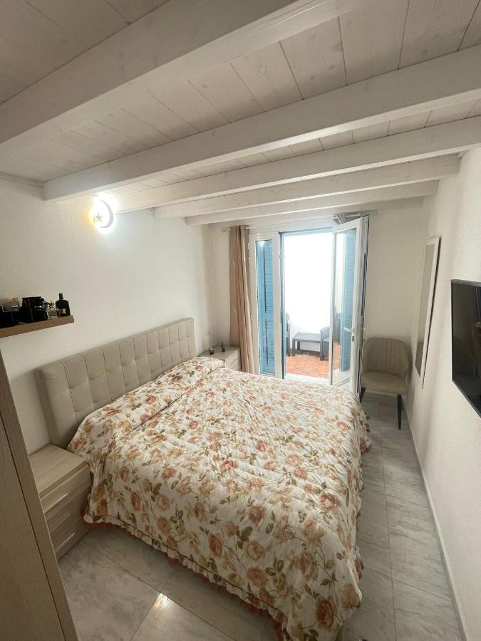 La Perla Del Mare 2 Bed and Breakfast La Caletta Exteriör bild